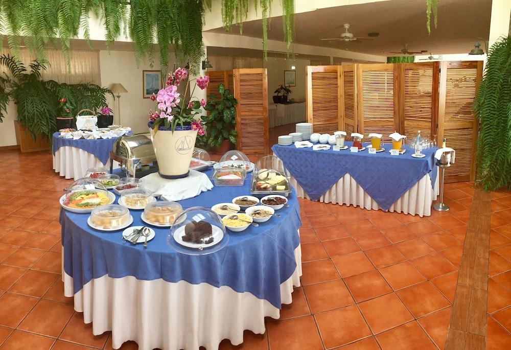 Hotel Albatroz Beach&yacht Club 5*