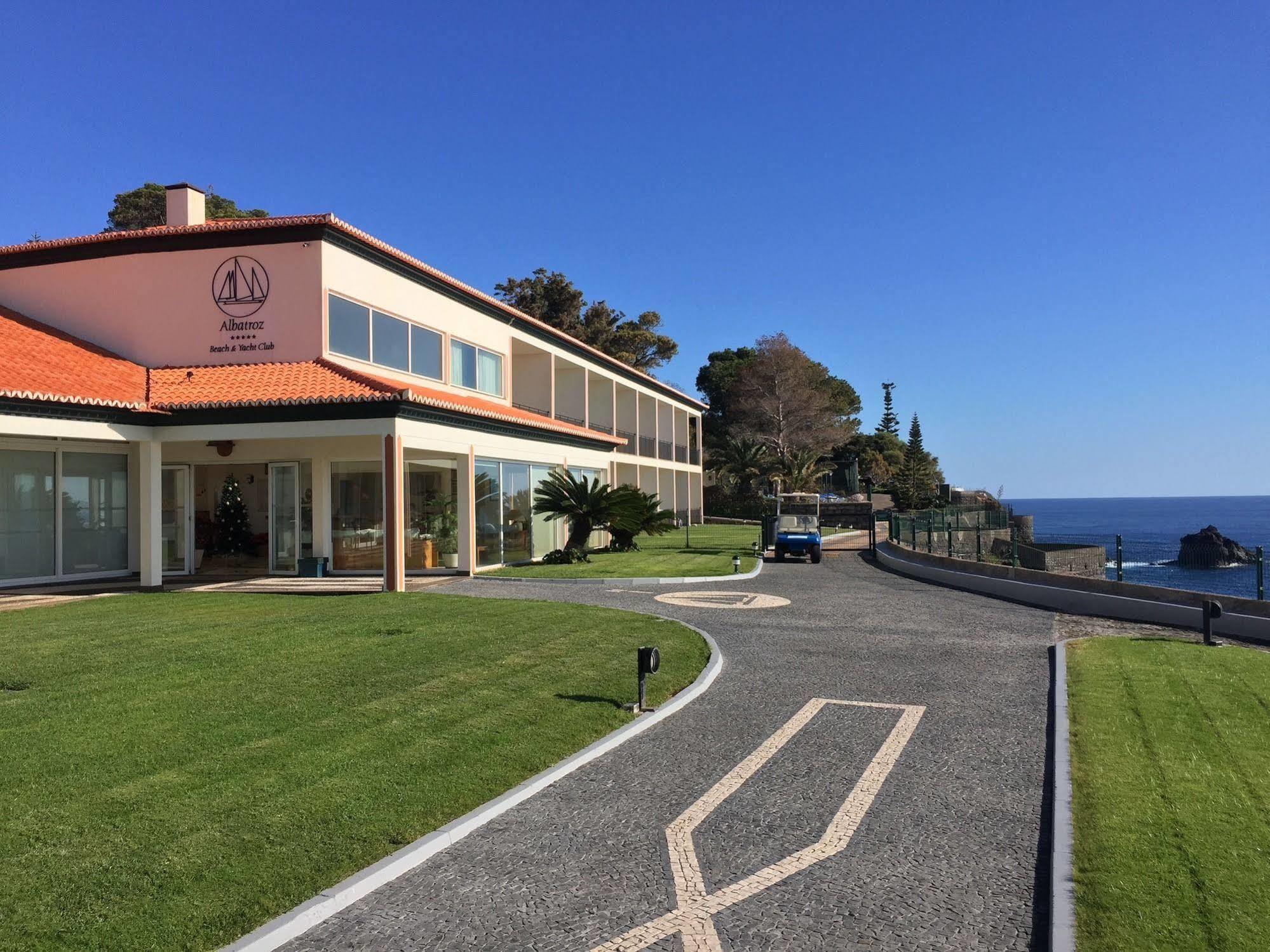 Albatroz Beach&yacht Club 5* Santa Cruz (Madeira)